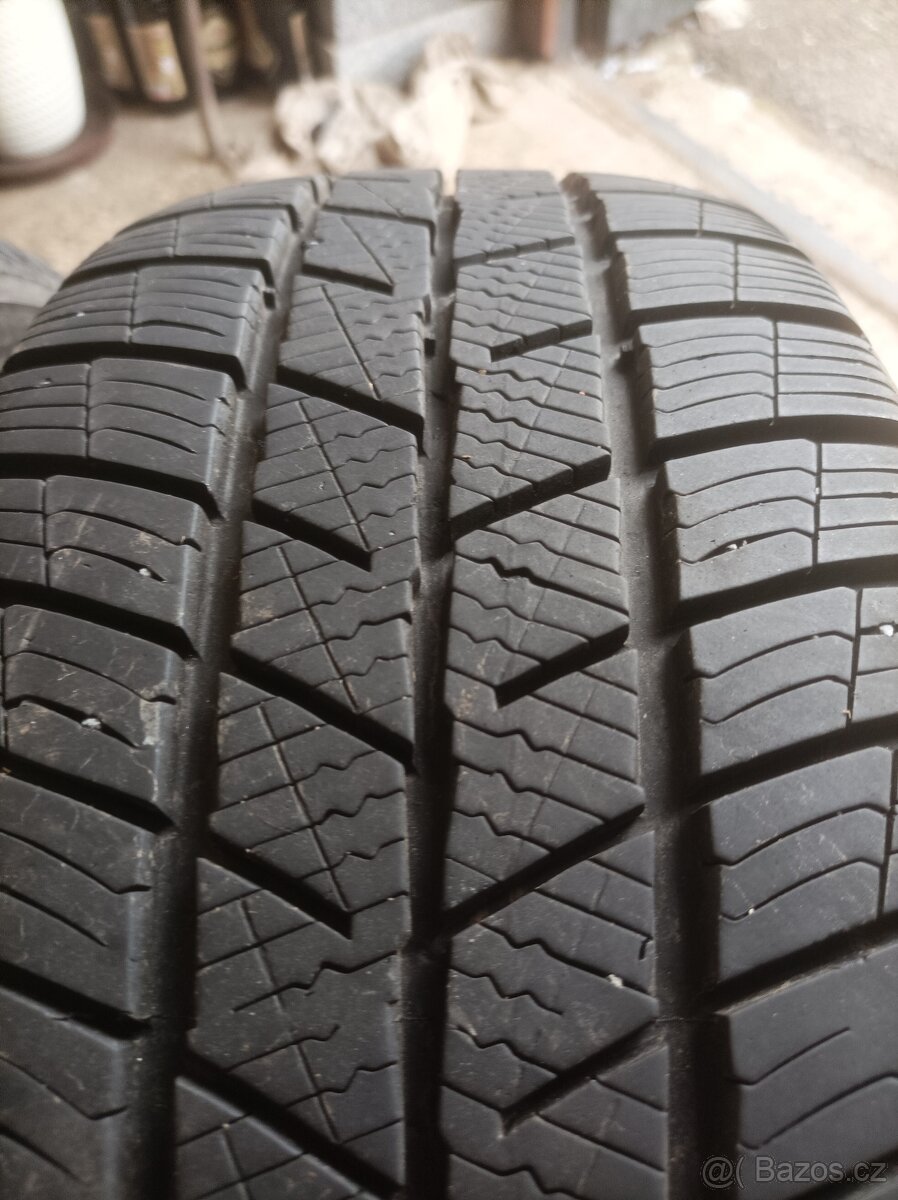 Zimní pneu Barum 195/55 R15