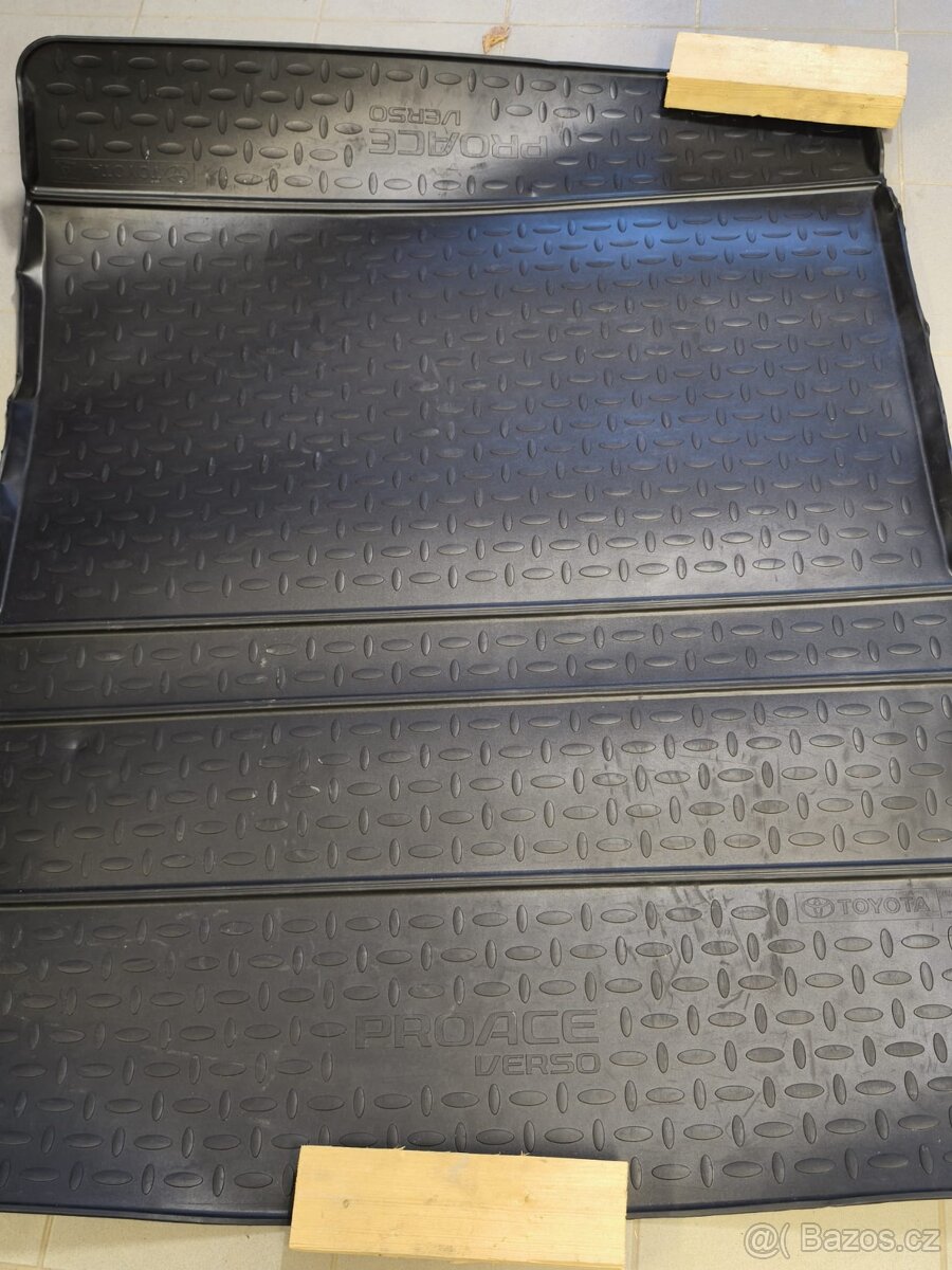 Originál plastová vana do Toyota Proace Verso 1