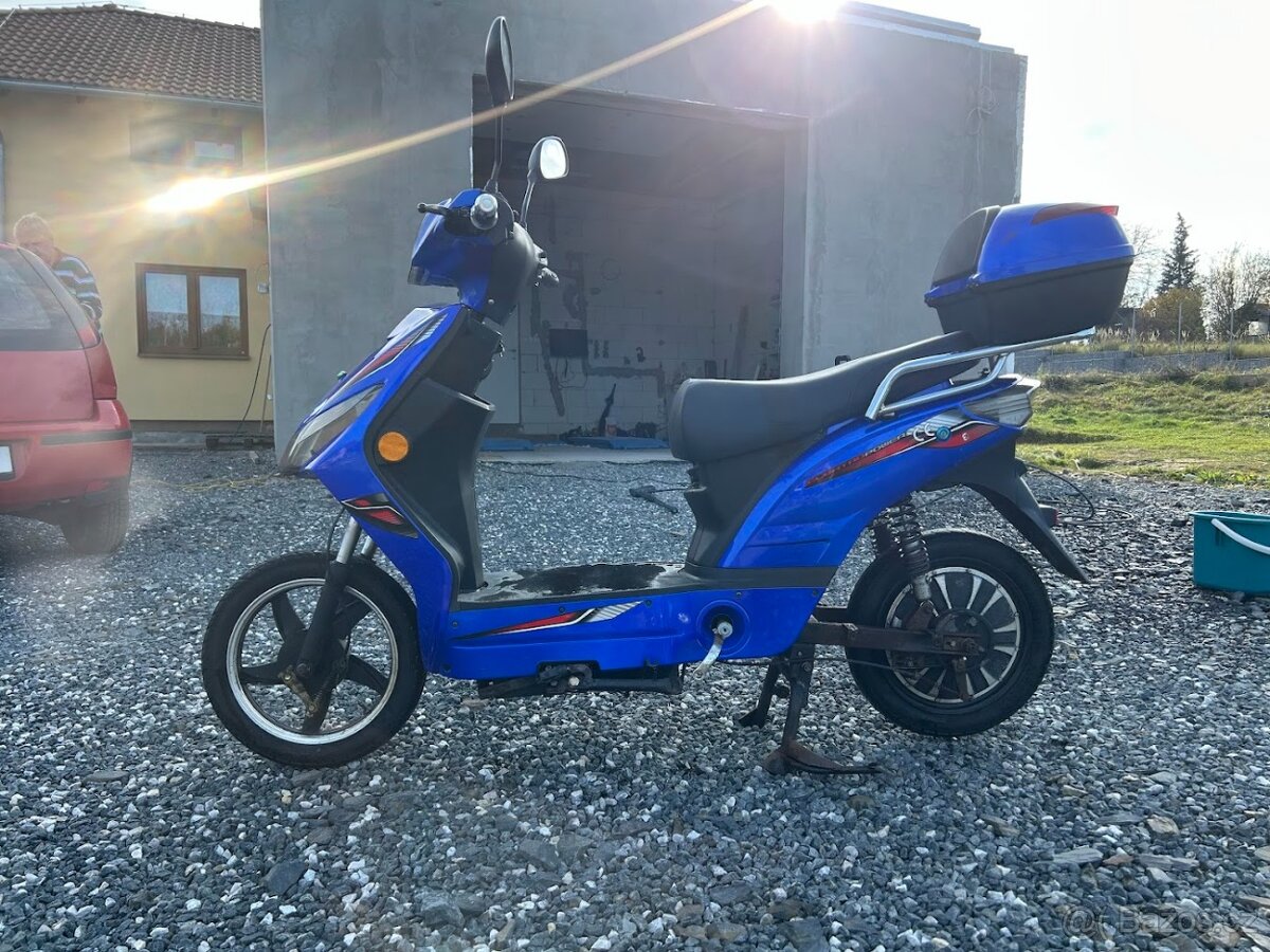 Prodám Elektrický skútr