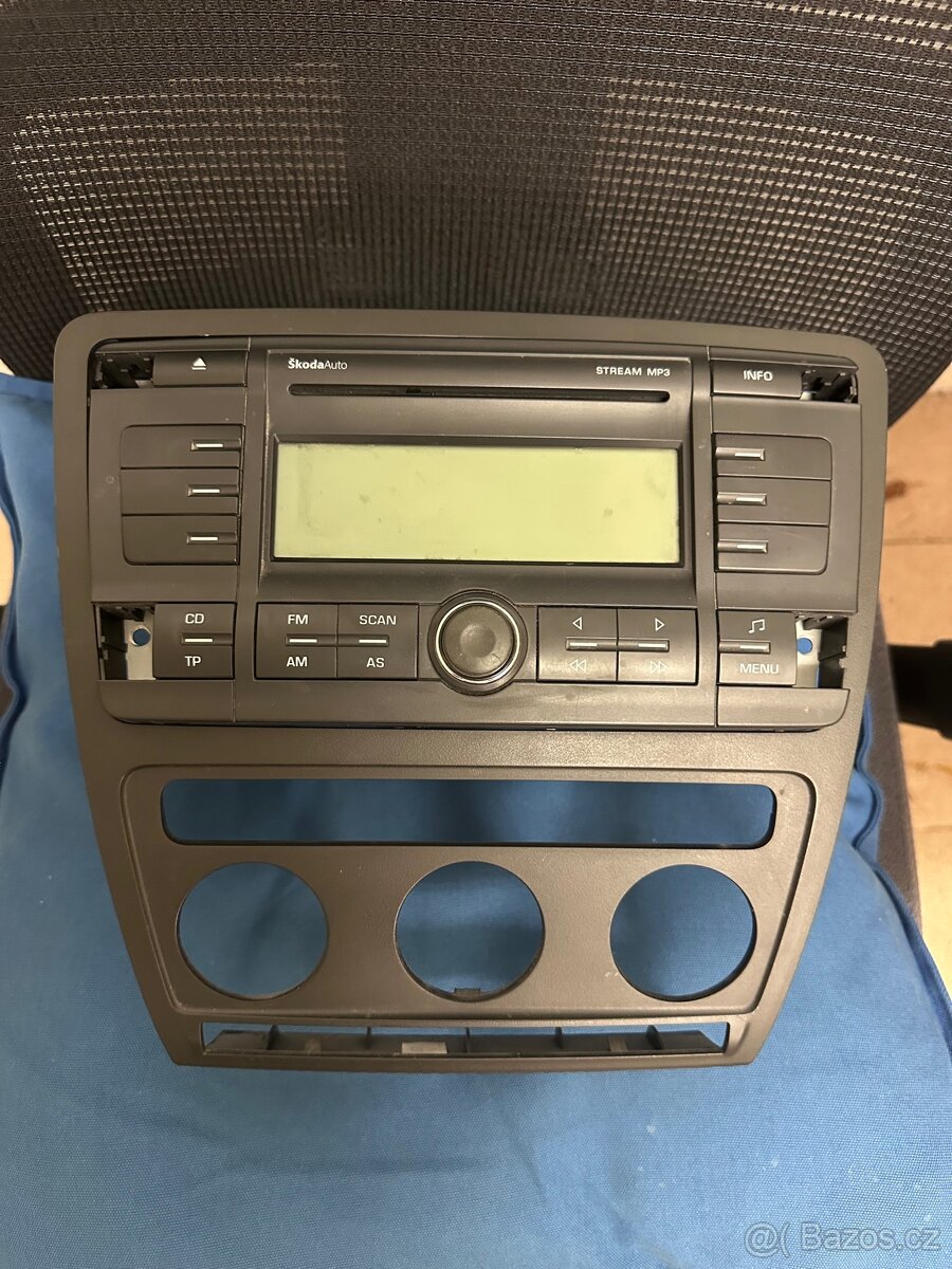 Autoradio skoda octavia II