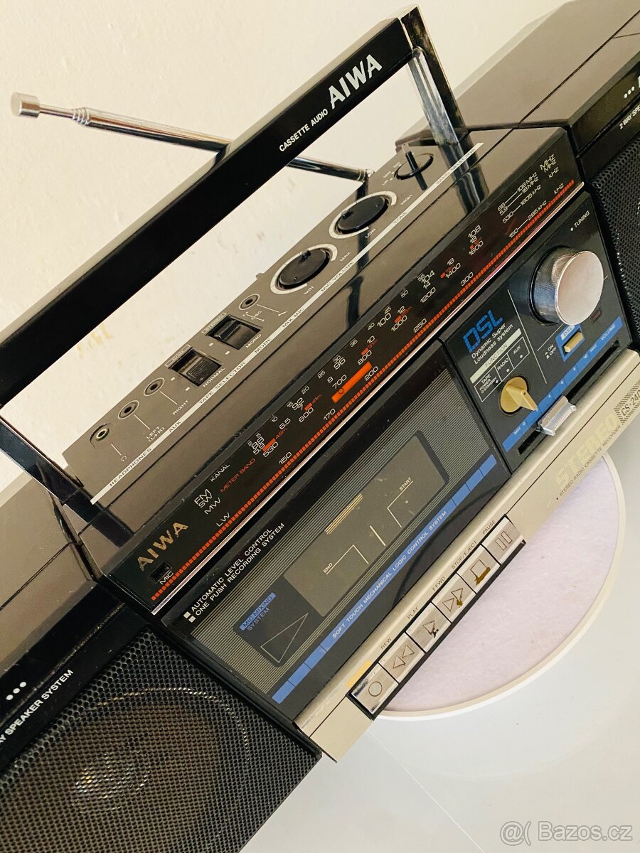Radiomagnetofon Aiwa CS-240, rok 1985