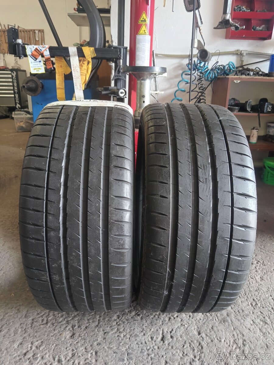 2xletní pneu 255/40/20.Michelin.