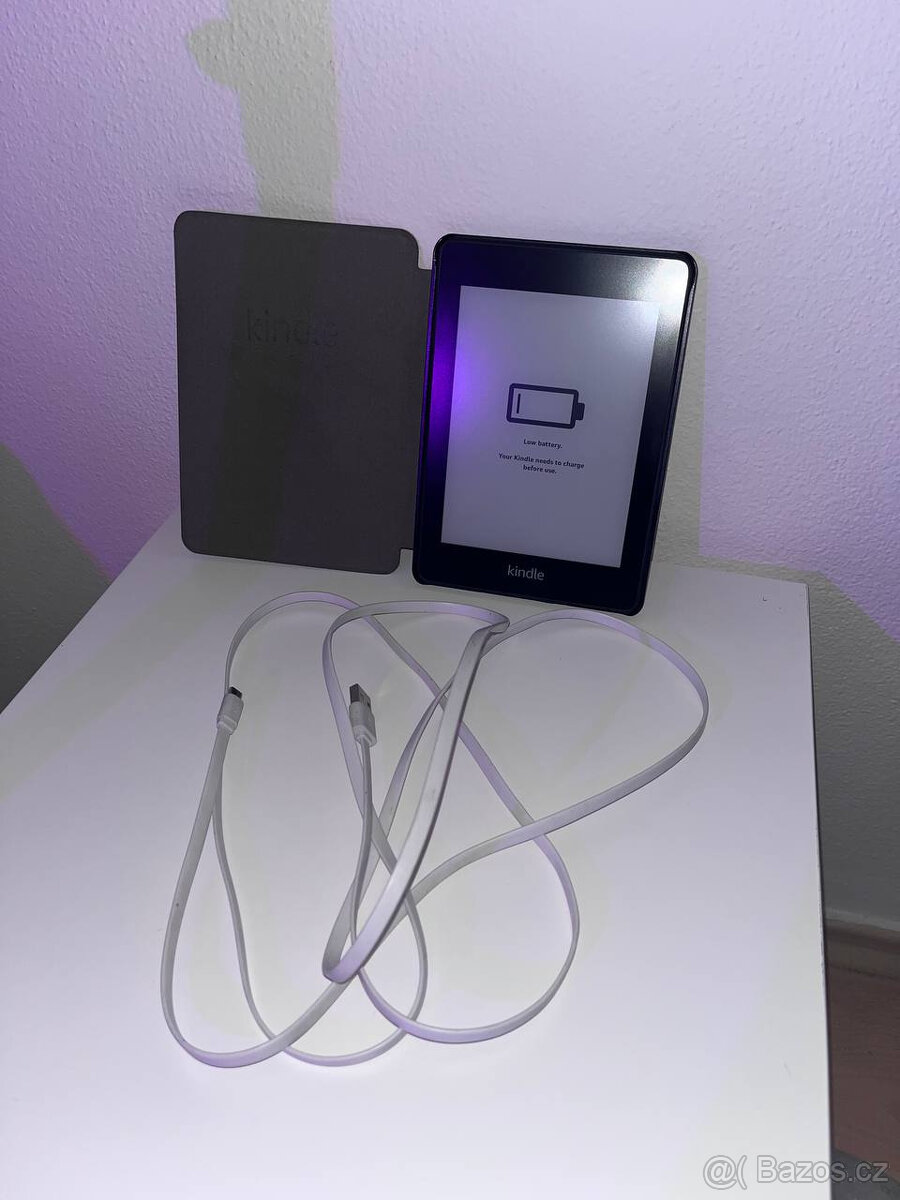 Amazon Kindle (Paperwhite) + obal + kabel