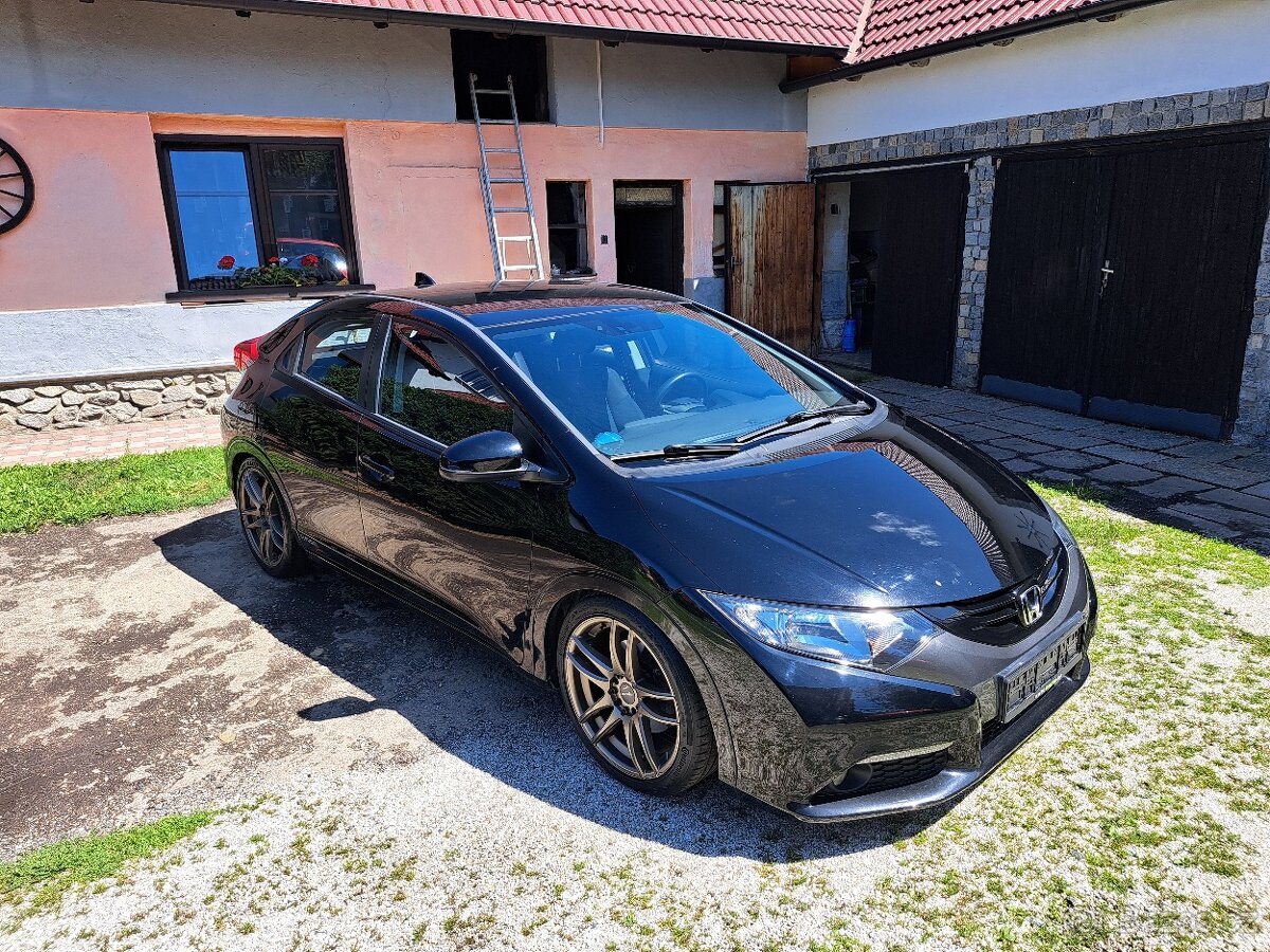 Honda Civic 1.8i-VTEC 104kw