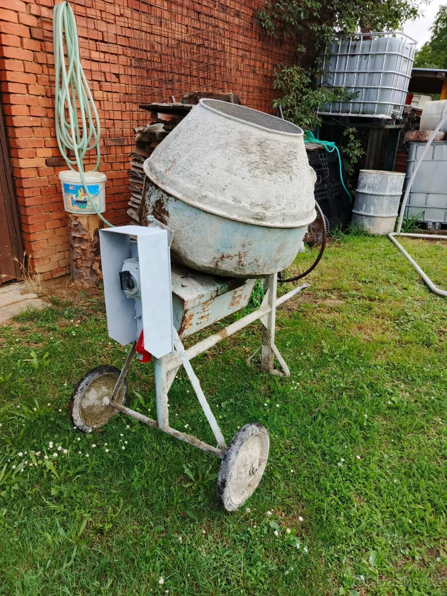 Průmyslová stavební míchačka