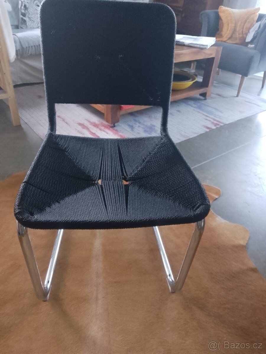 1 houpací židle chrom+ umělý výplet