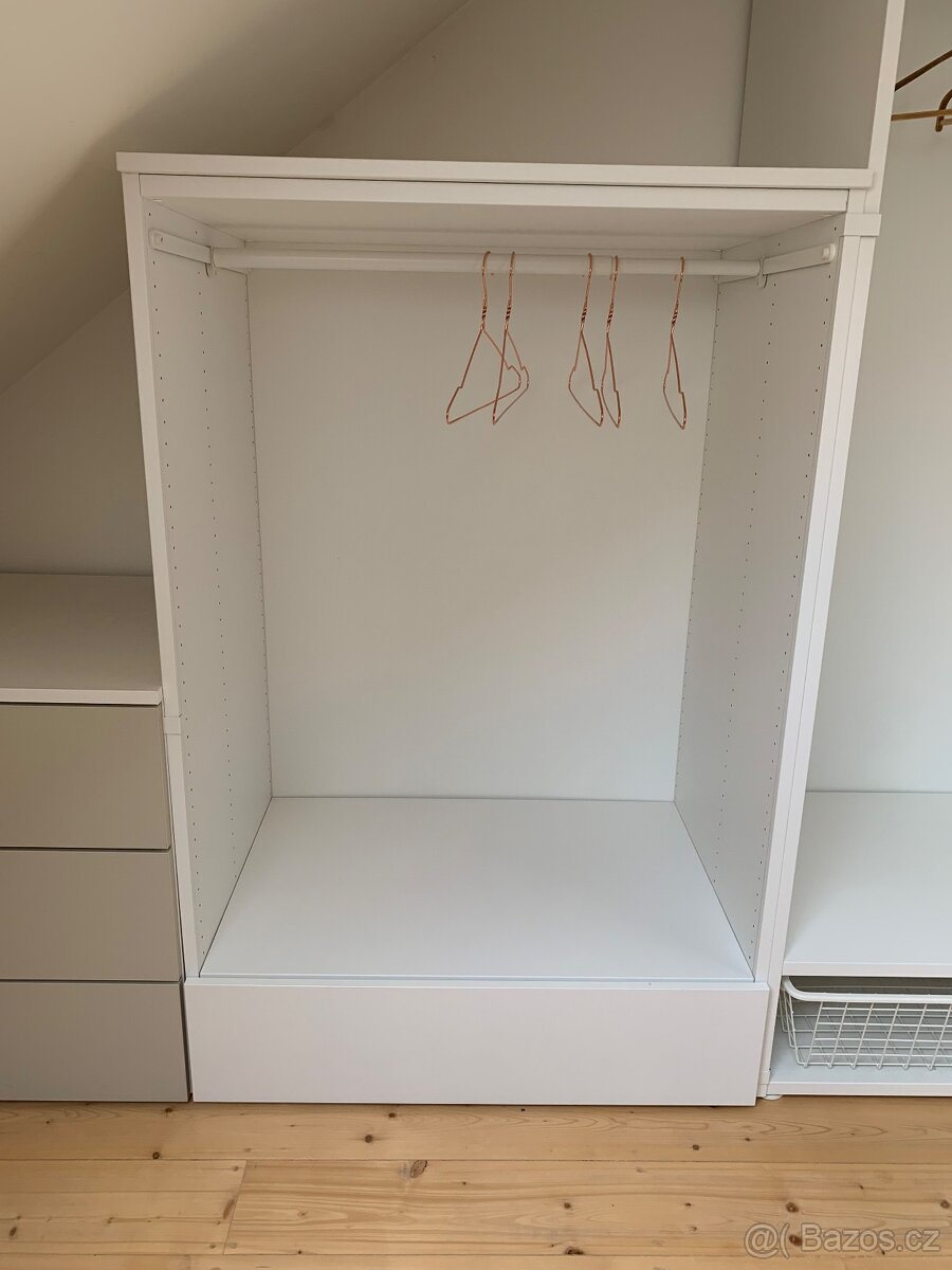 Skříň Ikea se šuplíkem