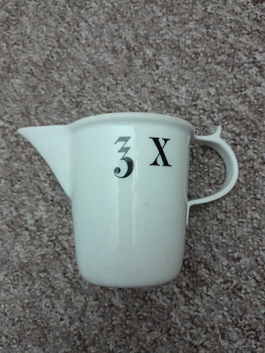 Starožitná porcelánová odměrka