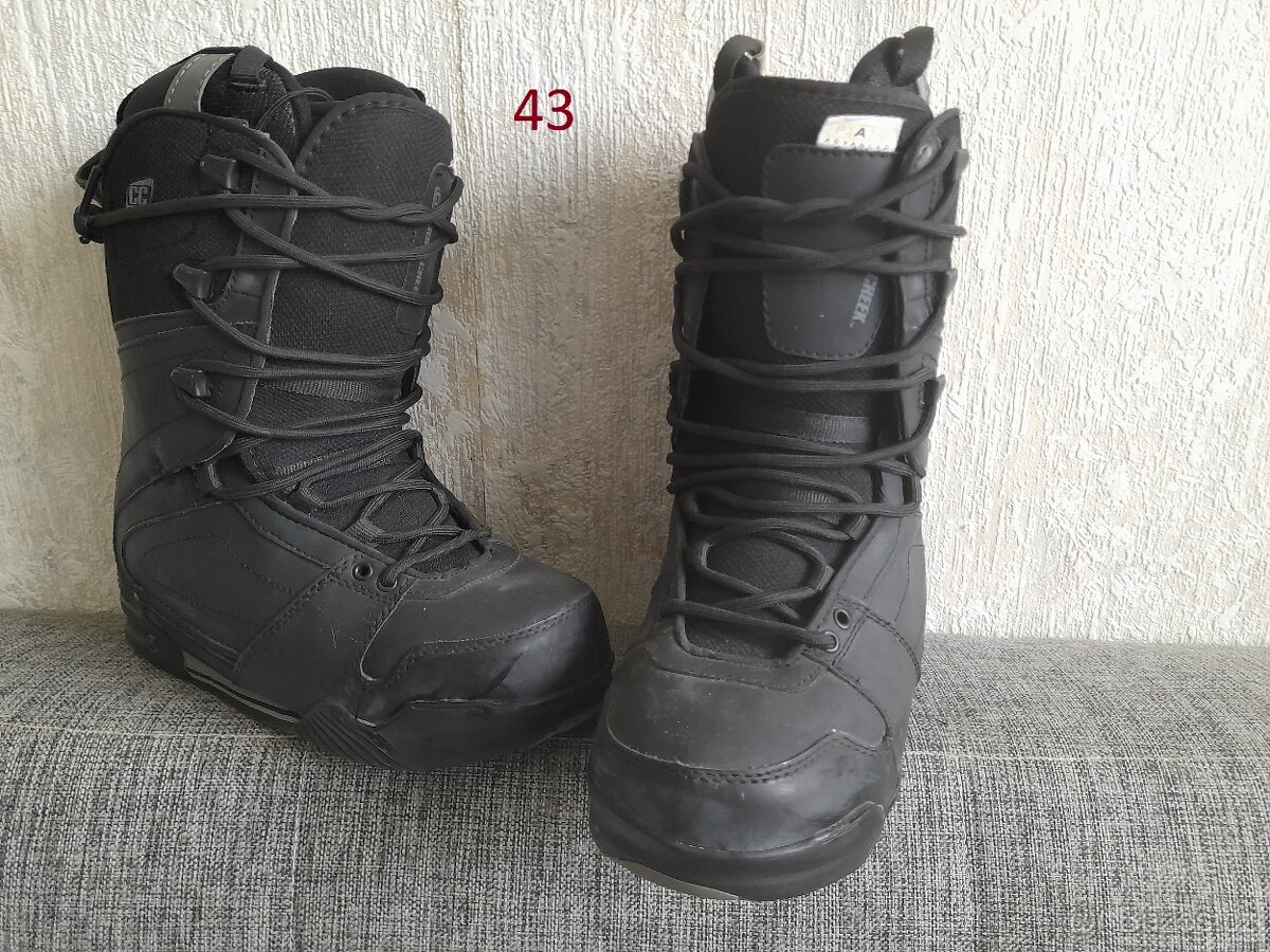 Snowboardové boty 43