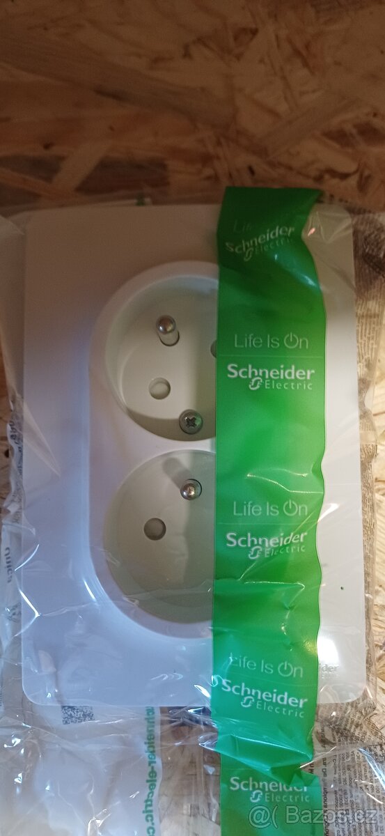 Dvojzásuvka Schneider