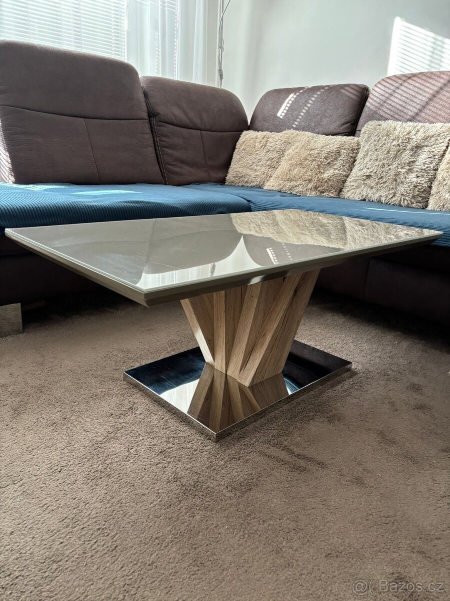 Konferenční stolek