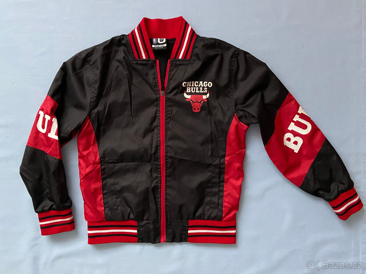 Chlapecká bunda Chicago Bulls, jako nová, na 10-12 let.