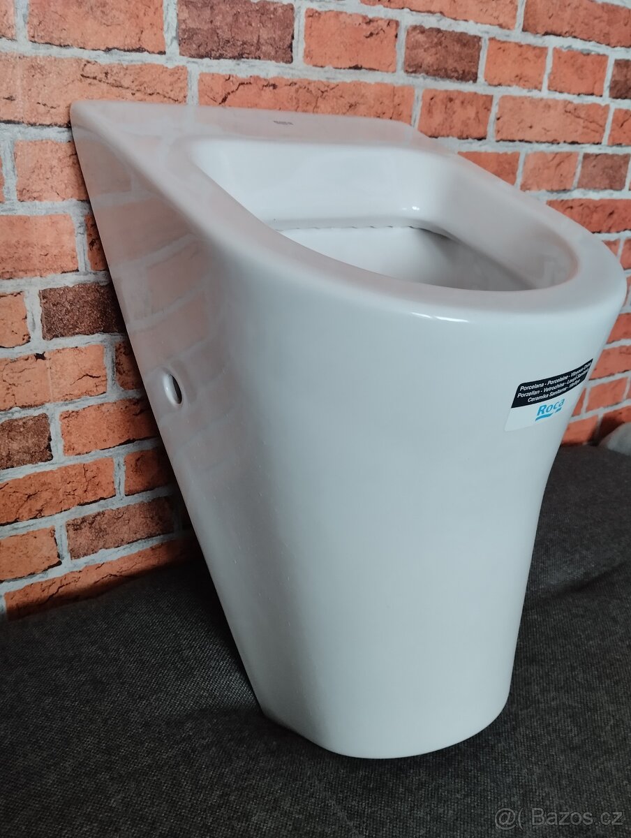 Nový pisoár Roca