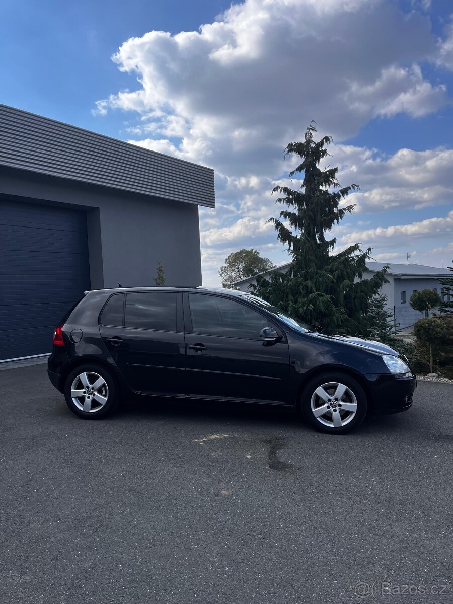 VW Golf V 1.9TDi (77kw)