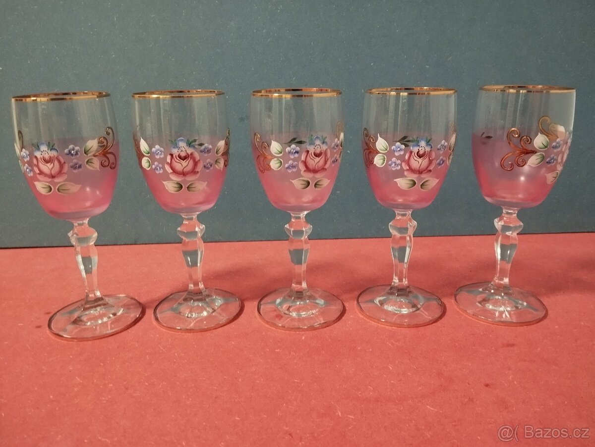 Sklenice na víno s ruční malbou