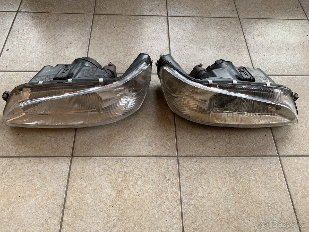 Přední světlomety Peugeot 306