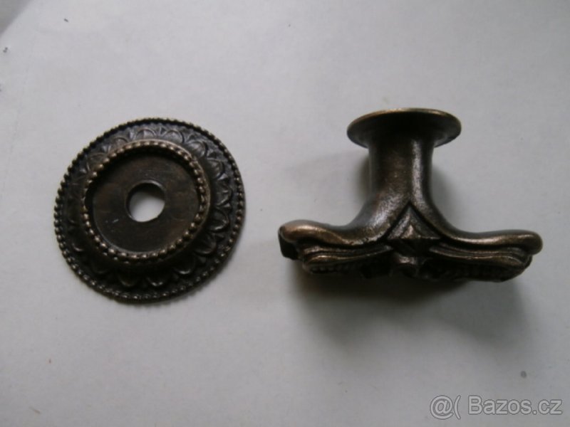 Trezor starožitný popelka replika kliky za 1.000 kč