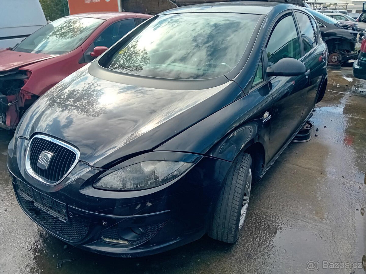 Seat Toledo 1.6 ( BSE ) 75kW r.2007 černá na náhradní díly