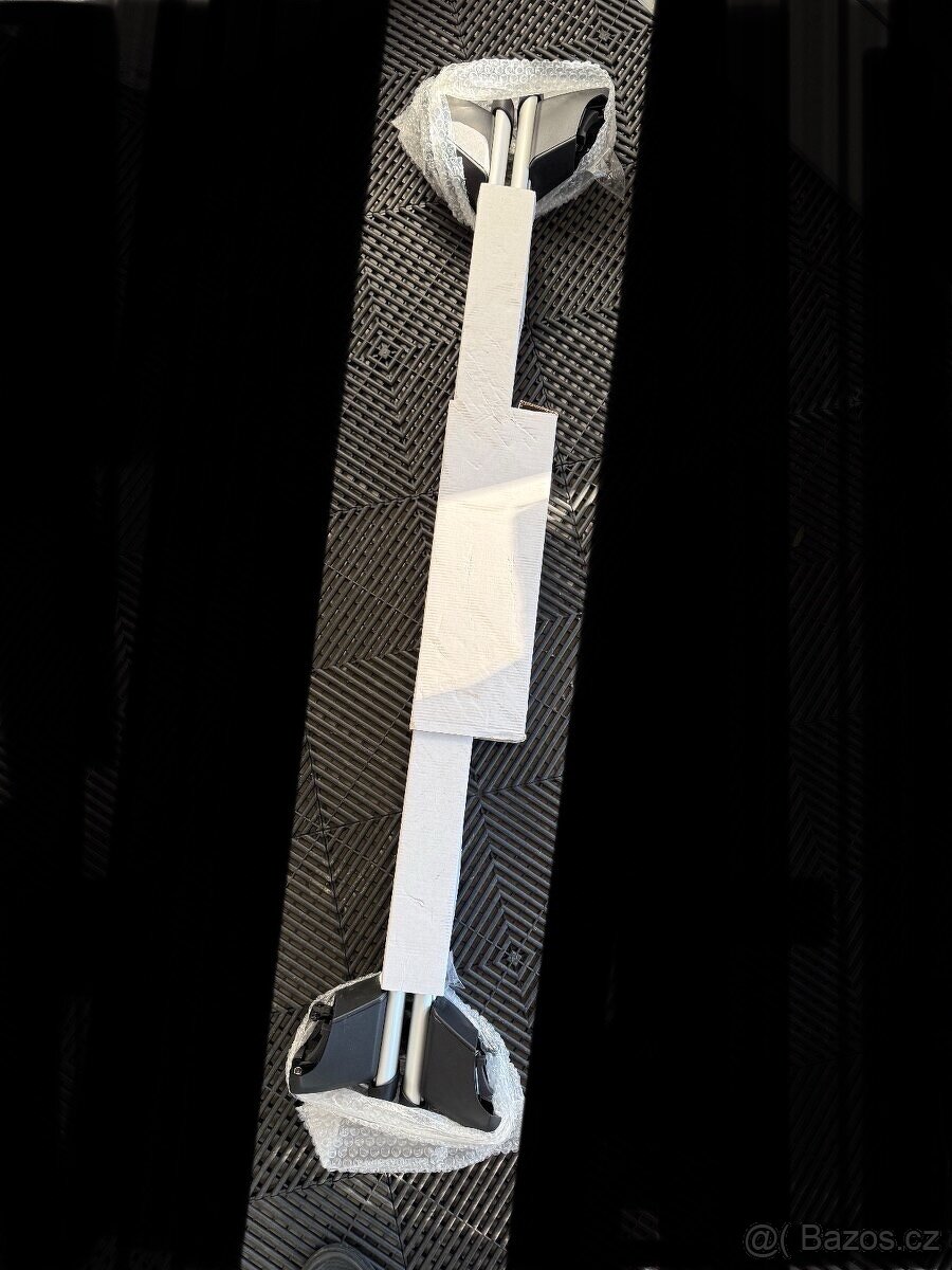 Střešní nosiče příčníky hagusy na Audi Q8