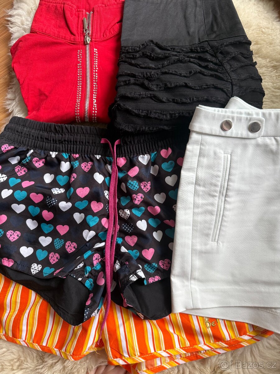 Letní sada oblečení 5 ks, sukně, kraťasy, tričko, vel S