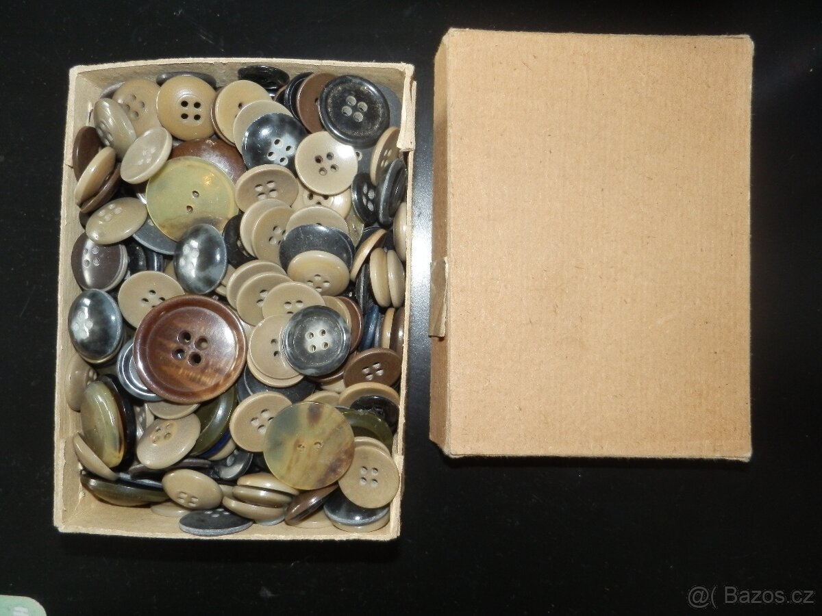 retro knoflíky 400ks