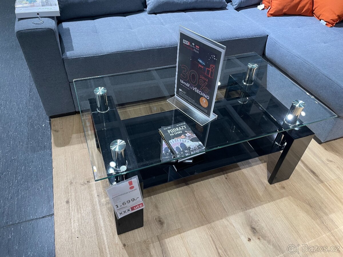 Konferenční stolek