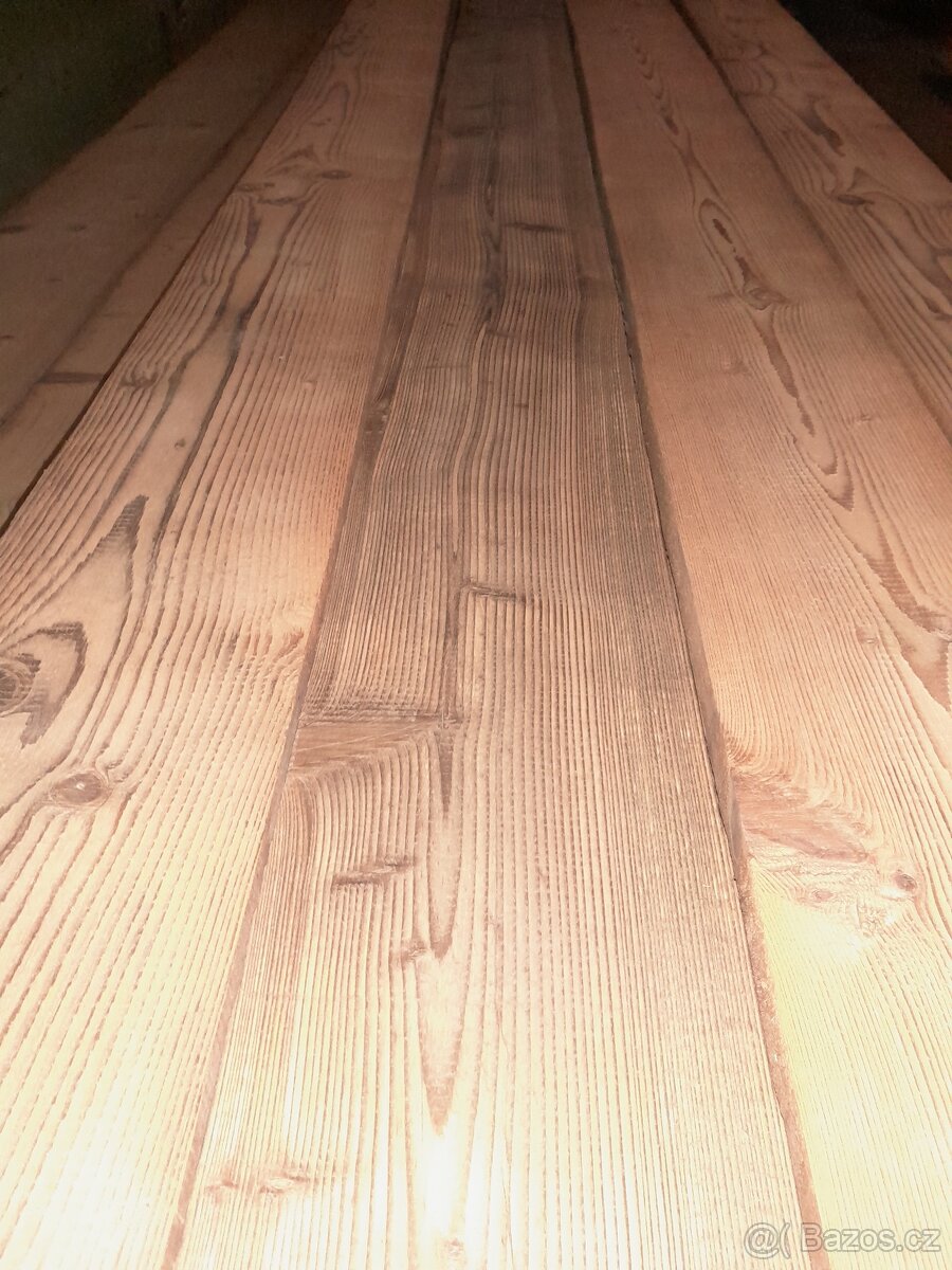 Prodám stará kartáčovaná prkna.