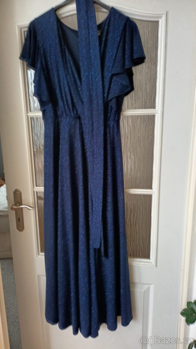 SPOLEČENSKÉ ŠATY NA PLES