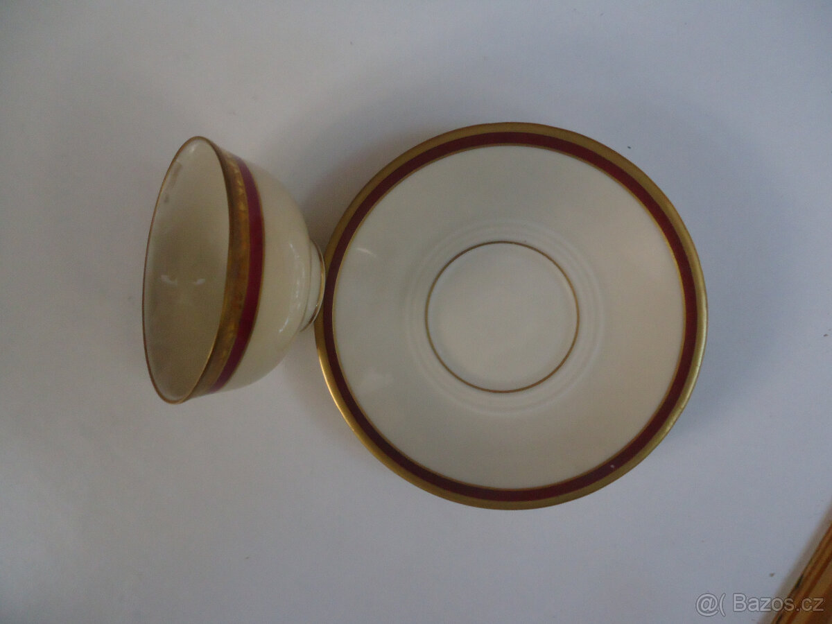 Šálek s podšálkem