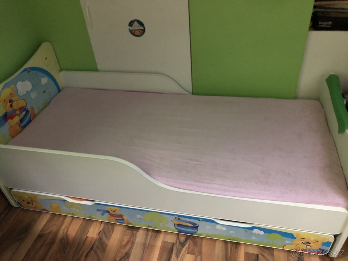 Dětská postel s motivem Medvídka Pu