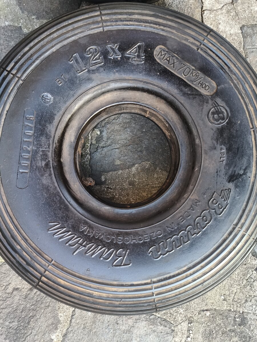Páv 40/41 pneu