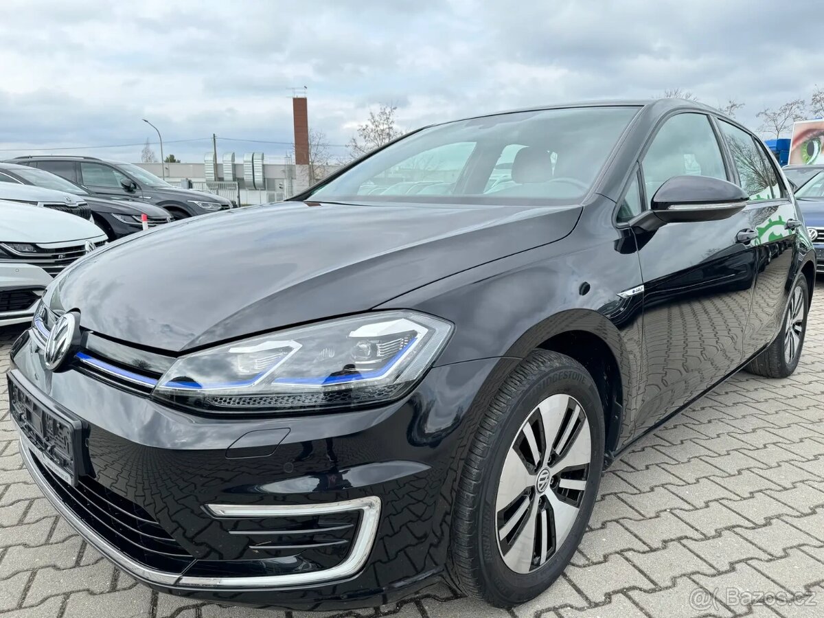 VW e-Golf 2020, LED, 100kw, 250km, Keyless, Tepelko, kůže