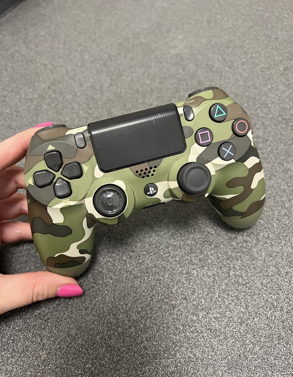 Ovladač na PS4