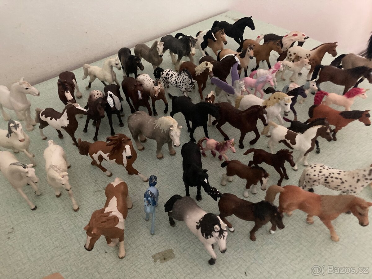 Schleich koně a jednorozci