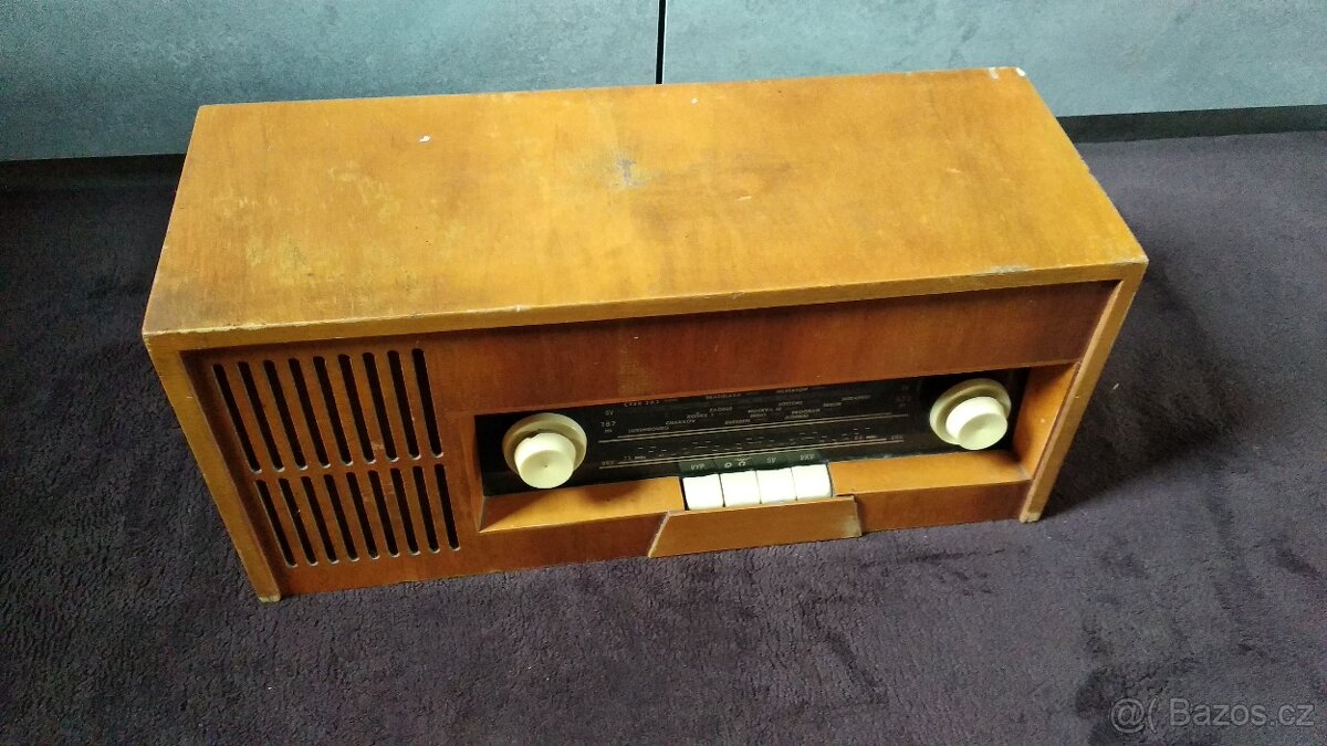 Rádio Tesla 323 A v.1