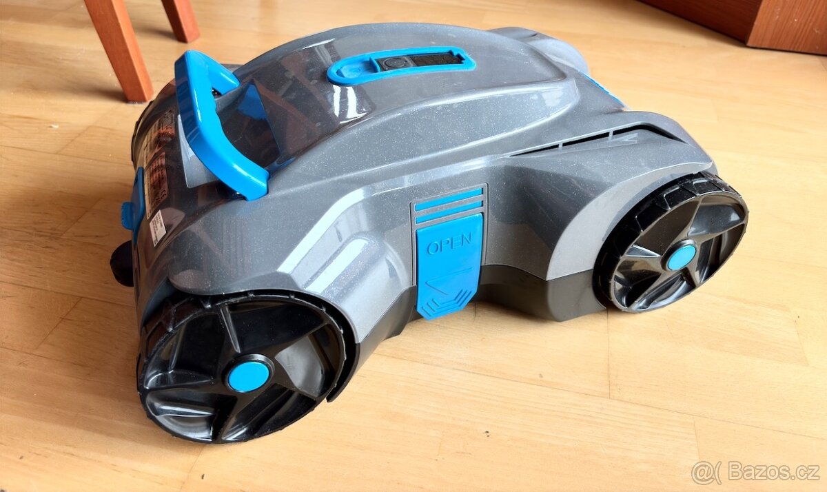 Bazénový vysavač Malibu R8