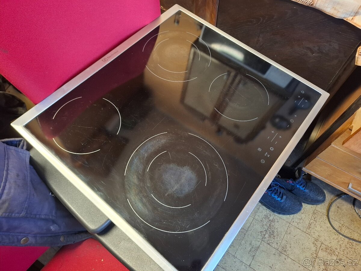 Sklokeramická deska elektrolux