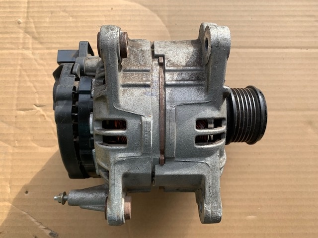 VW, AUDI, SEAT,SKODA - originální alternátor 028903028E