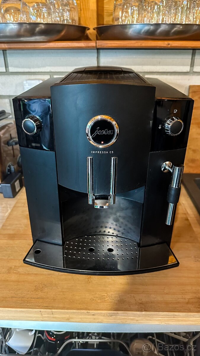 Automatický kávovar Jura Impressa C5 capuccino