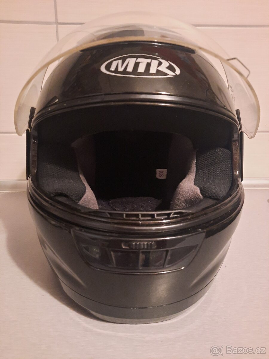 Nová motohelma XS.