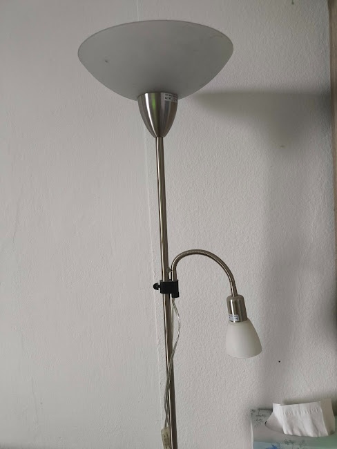 Stojací lampa