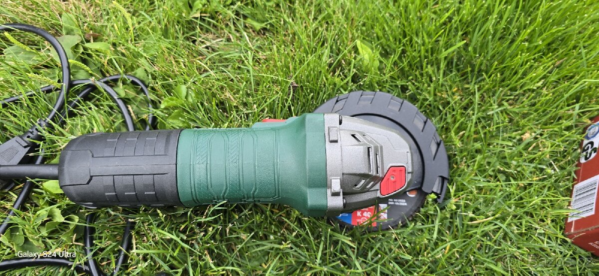 Úhlová bruska Parkside PWS 115 B2
