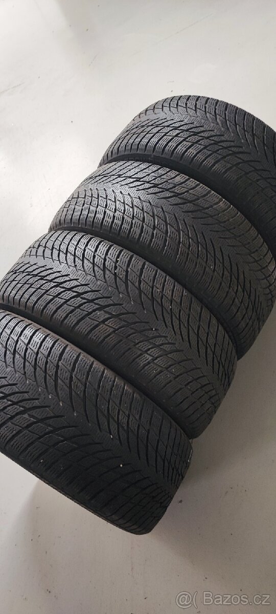 235/45/18 Nokian WR Snowproof, 1322, 6.8mm-6.5mm