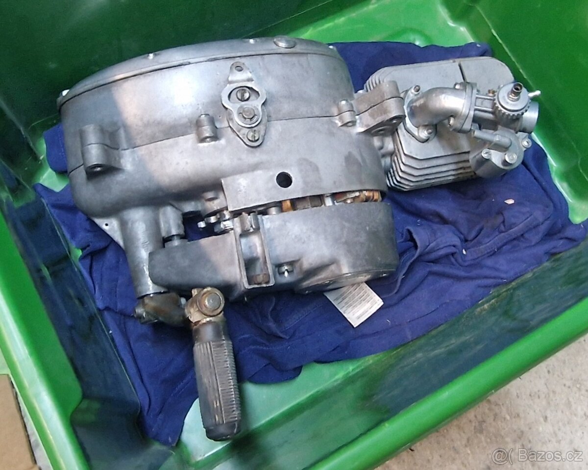 Motor Jawa 50
