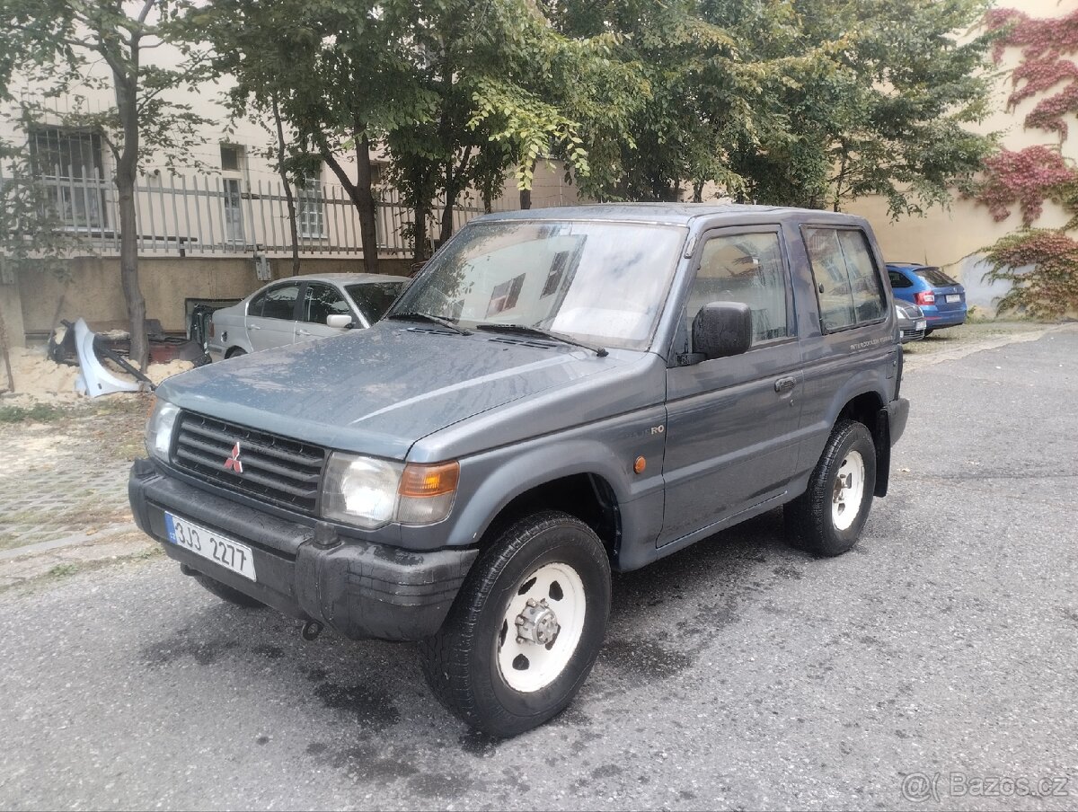 Mitsubishi Pajero 2.5 TD 73 kW, nová STK