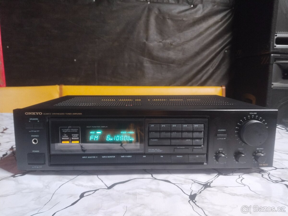Onkyo TX-7600 Stereofonní přijímač AM/FM (1989-90