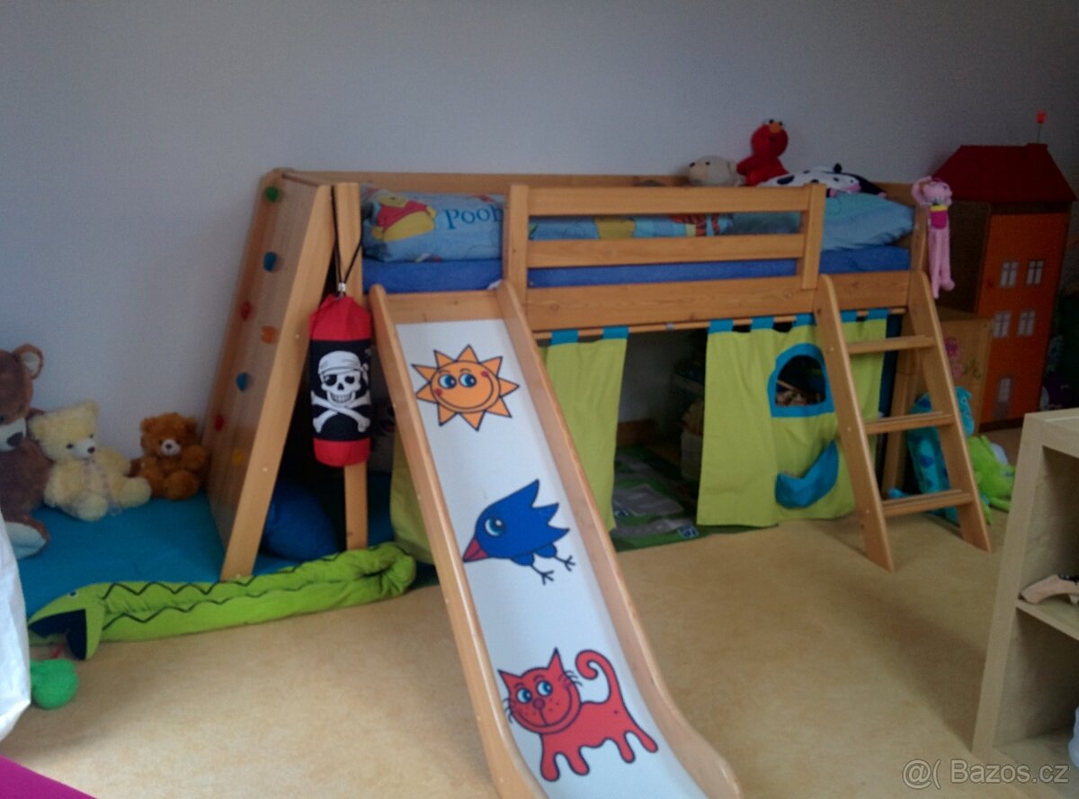 Zvýšená dětská postel Domestav s příslušenstvím