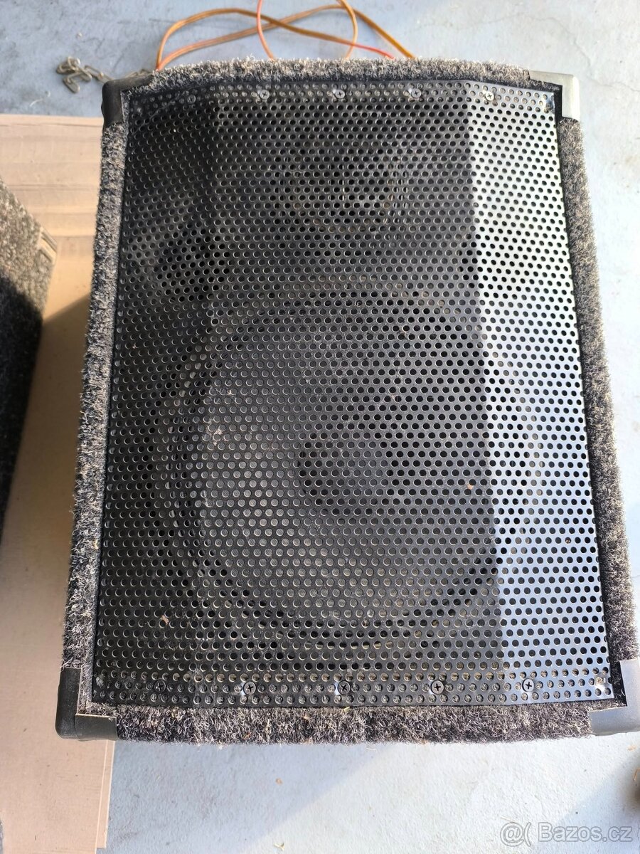 kompaktní bedna s 12palec+výškáč