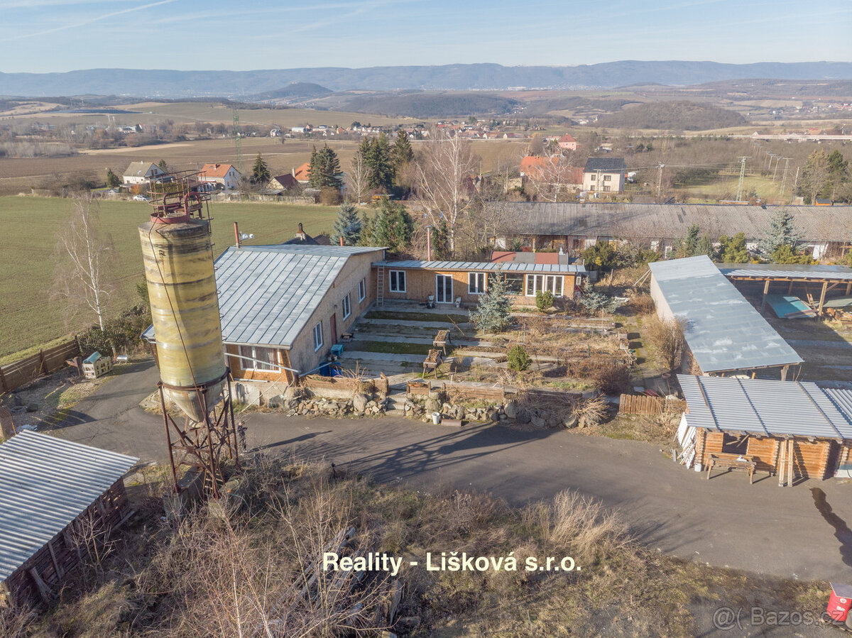 Prodej bývalého zemšdělského areálu nyní využívaného pro dře