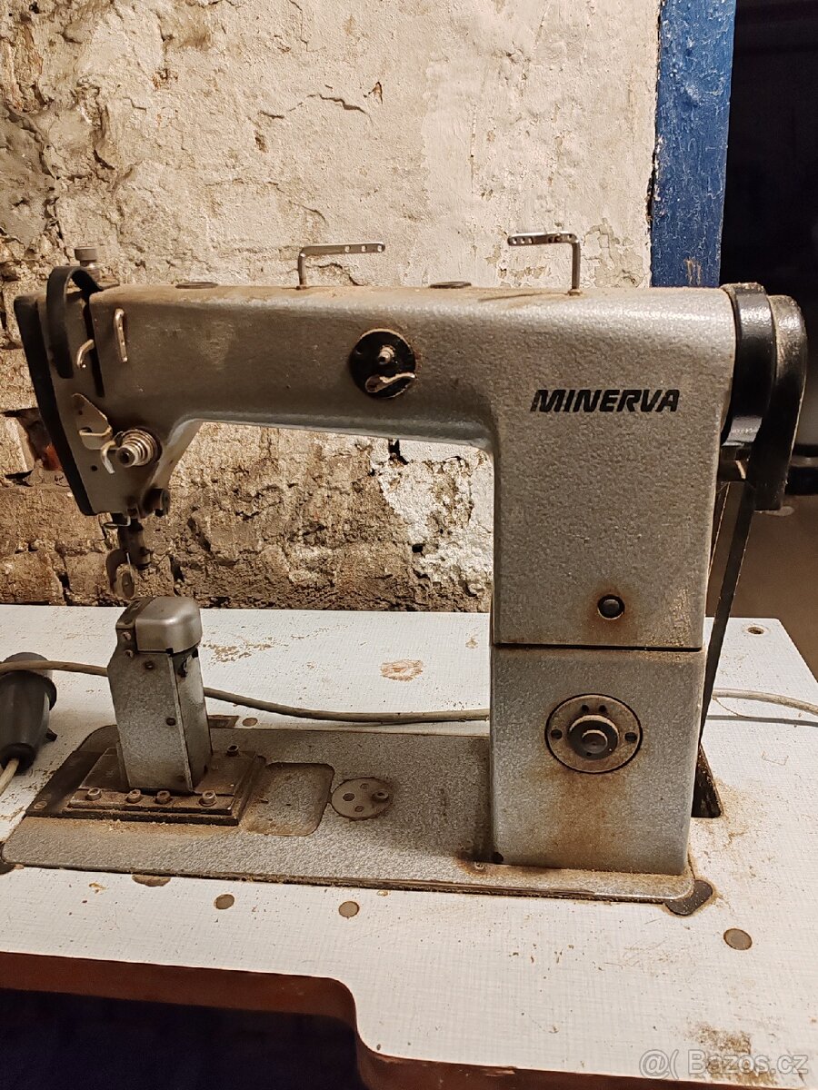 REZERVACE Prodám průmyslový šicí stroj sloupovka Minerva
